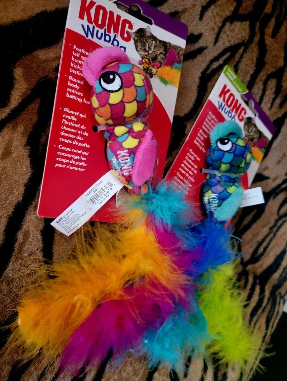 Kong Cat Wubba Fish W Feathers And Catnip Various Colors Ea. New!